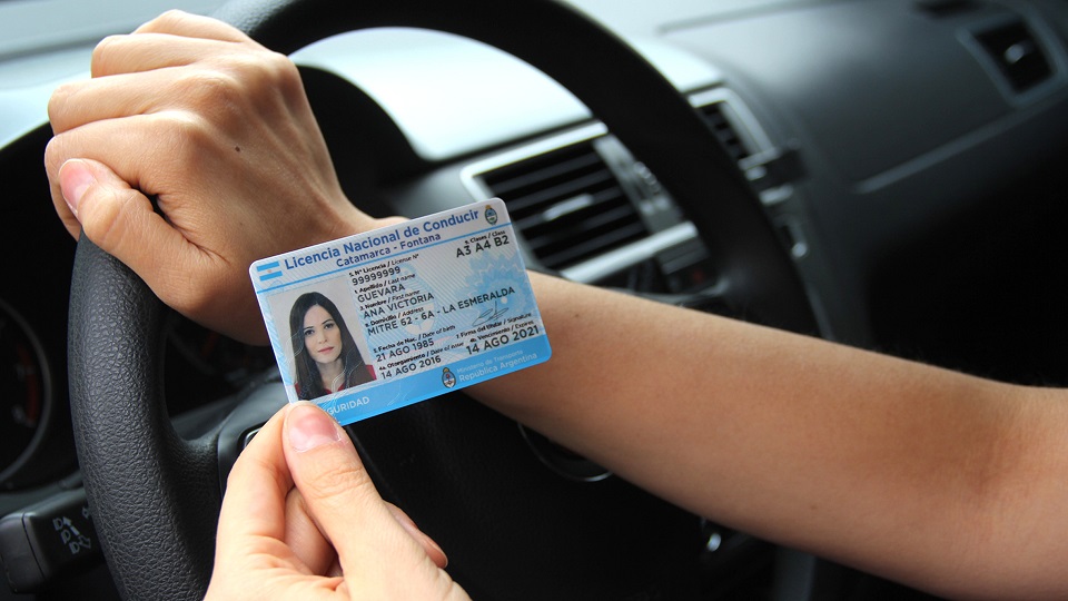 Hoy, con multas pendientes, no se puede renovar la licencia de conducir