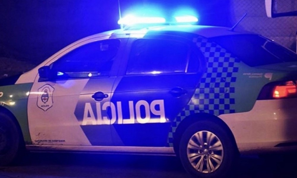 Cae un comisario por robar un auto secuestrado y llevarlo a su lavadero