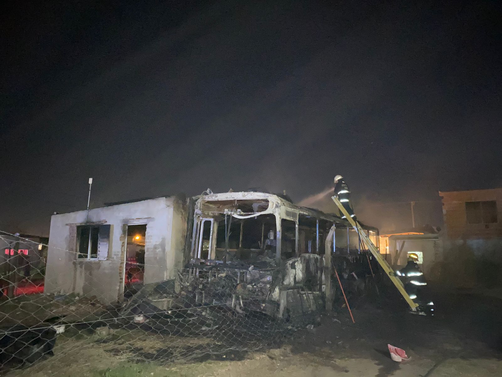 Incendio en Angel María de Rosa y Bozzetti