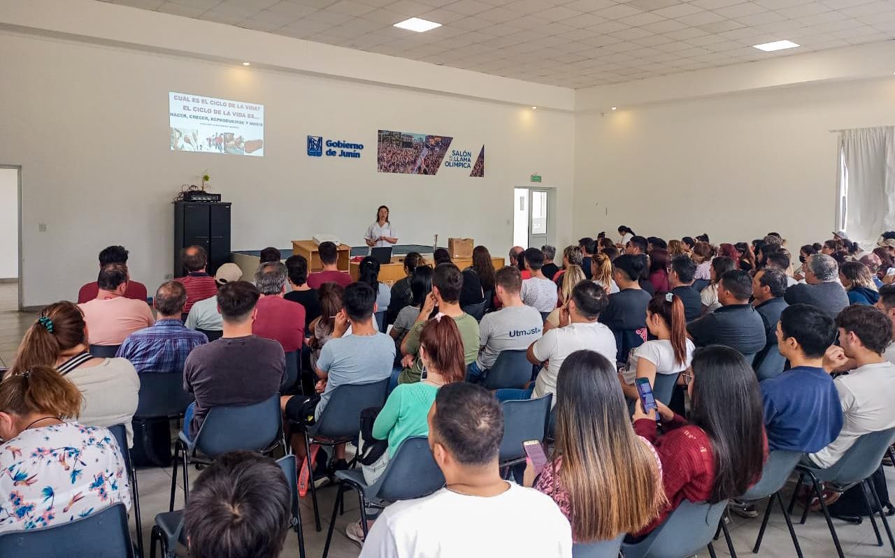 Manipulación de alimentos: Cerca de 130 vecinos participaron de una nueva capacitación