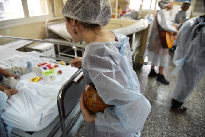 Cada vez menos médicos se especializan en pediatría, clínica y medicina general