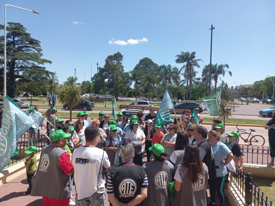ATE Seccional Junín realizó una jornada de protesta