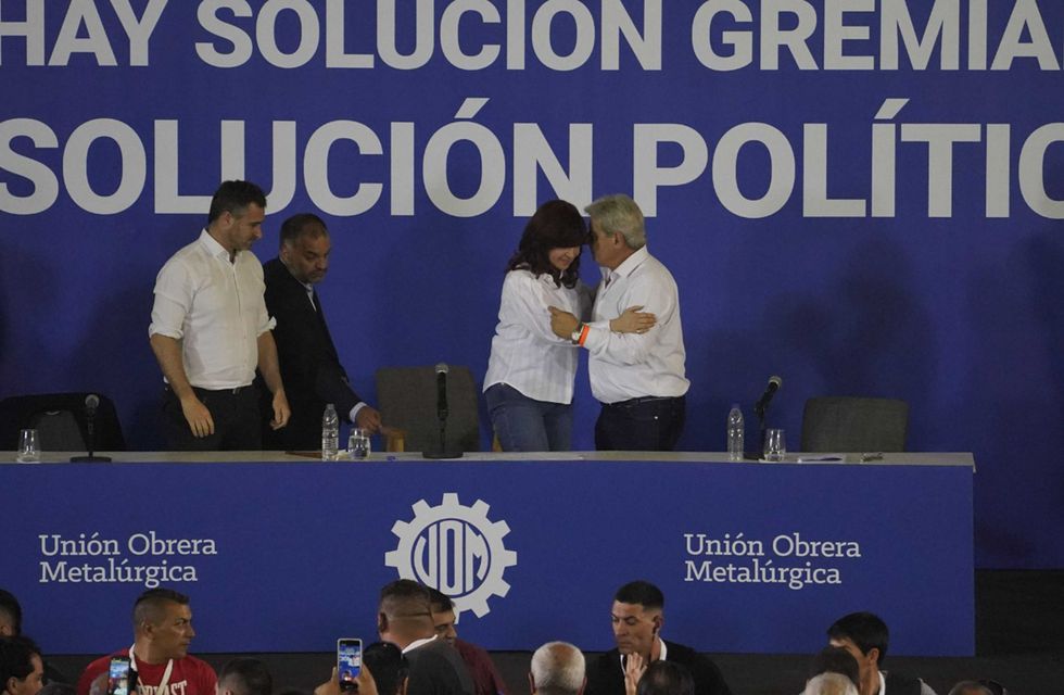 Cristina apoyó a Massa pero pidió redistribuir el ingreso