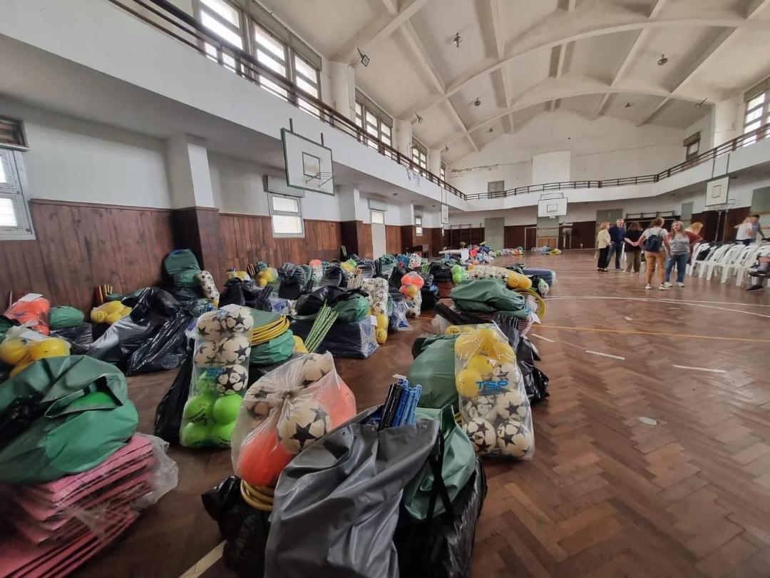 Provincia entregó $ 7.899.518 en materiales deportivos a escuelas de Junín