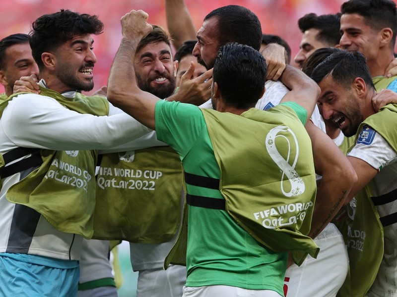 Increíble triunfo de Irán frente a Gales que le permite soñar con avanzar de fase