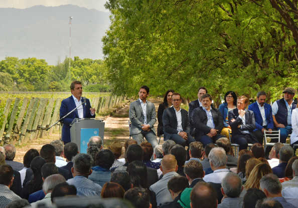 Massa anunció un dólar diferencial para economías regionales afectadas por la sequía y las heladas