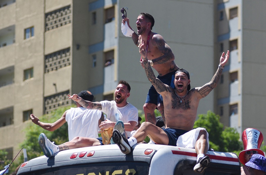 Revolución popular por los campeones del mundo