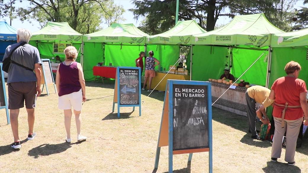“Mercado en tu Barrio” y “La Muni en tu Barrio” en el barrio Evita