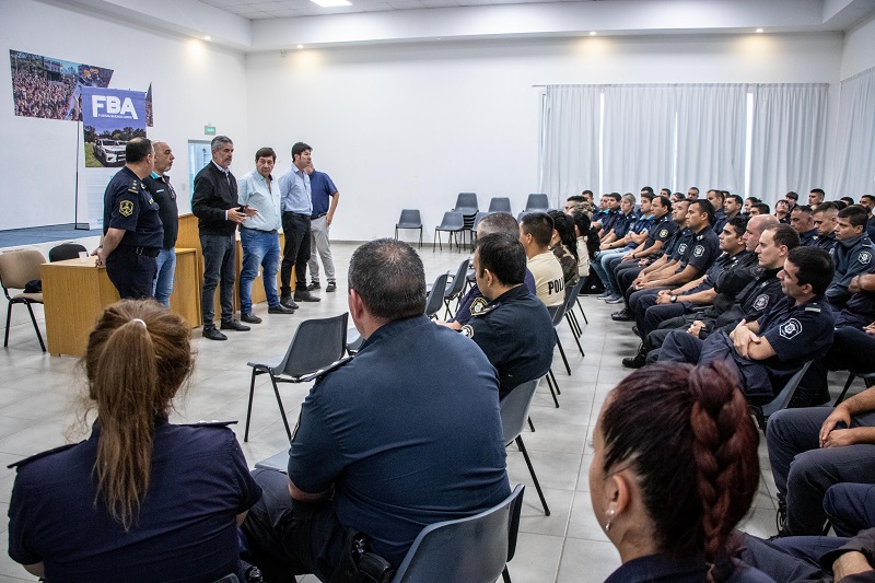 Capacitaron a policías sobre manejo y mantenimiento de los nuevos patrulleros