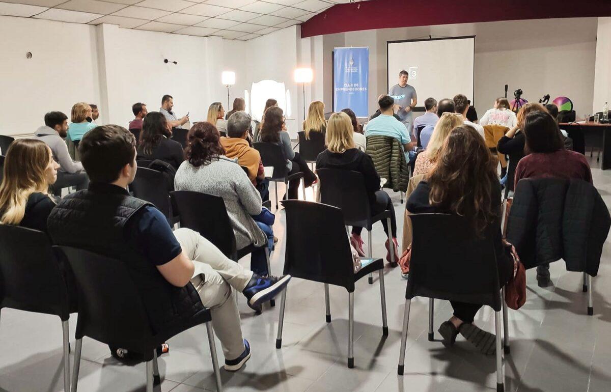 “Consultorio Emprendedor”  puso en marcha una encuesta
