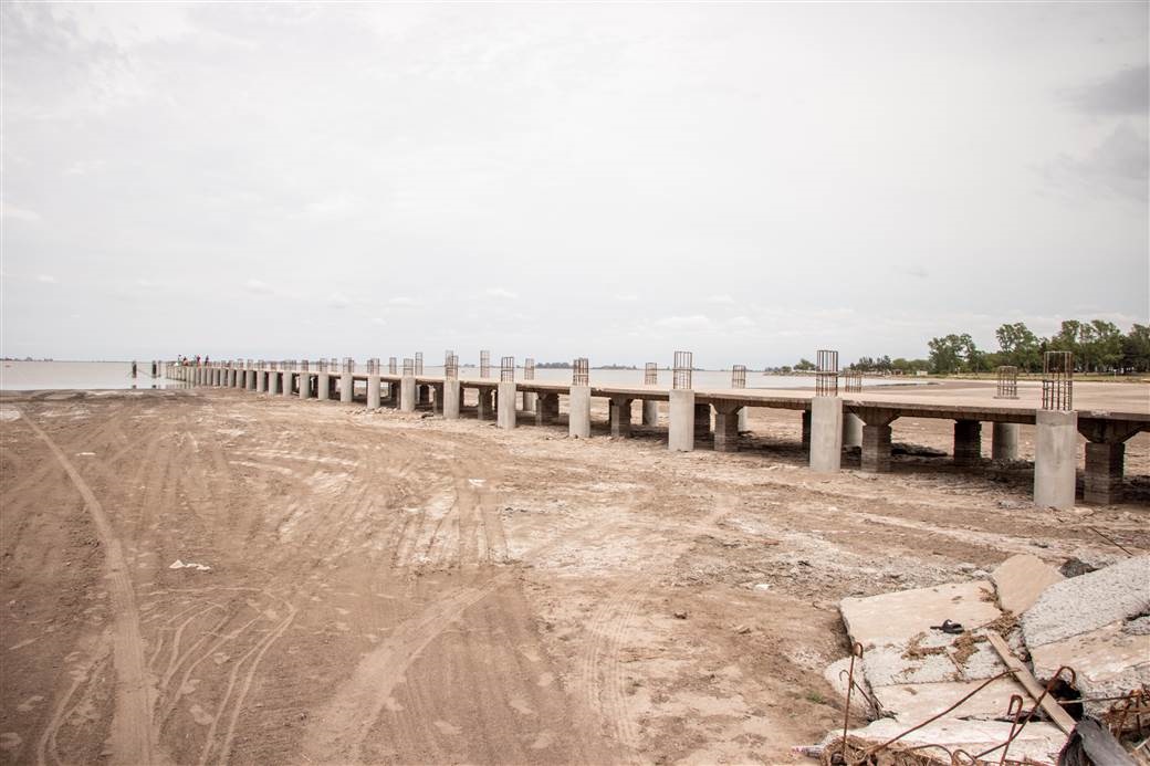 Covini: “Se viene la demolición  del antiguo espigón y su remoción”