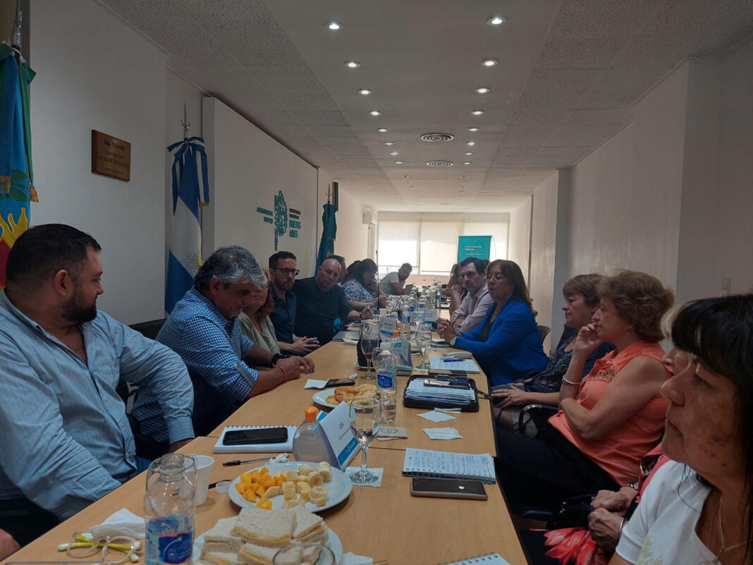 “Cláusula de monitoreo” y “paritarias cortas”, los pedidos de docentes y estatales