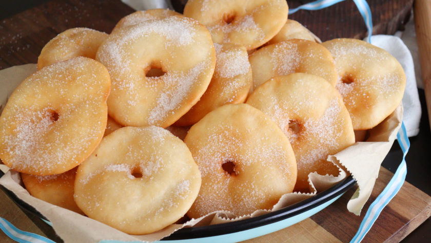 Por qué comemos tortas fritas cuando llueve y cuál es su verdadera historia