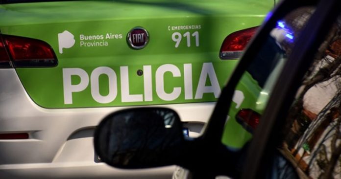 Una policía mató a puñaladas a su exnovio, que tenía una perimetral