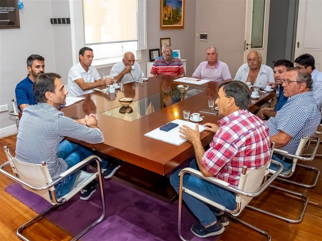El intendente Petrecca se reunió con los titulares de la Federación de Sociedades de Fomento