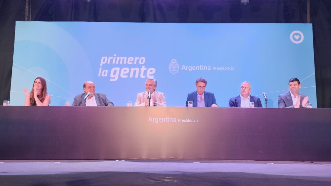 Fernández envió un mensaje de unidad al interior del FdT