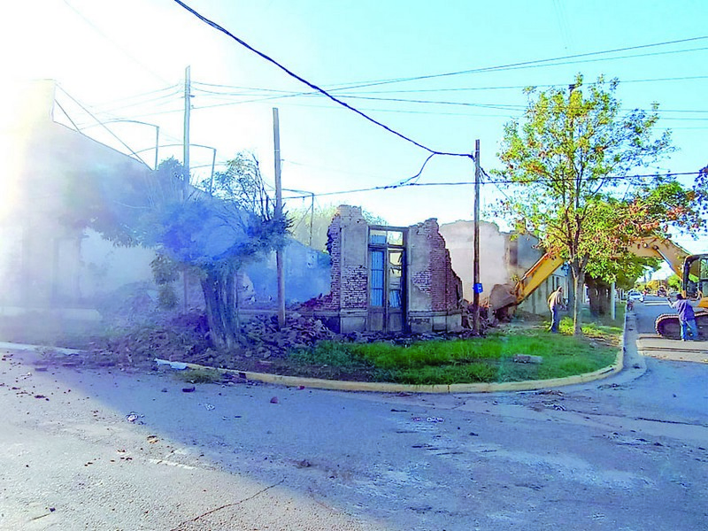 Alberdi: demolición del ex Hotel Euskalduna