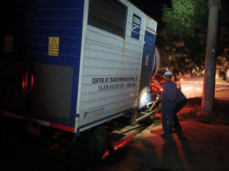 Un incendio en una cámara subterránea dejó una zona de Junín sin servicio eléctrico