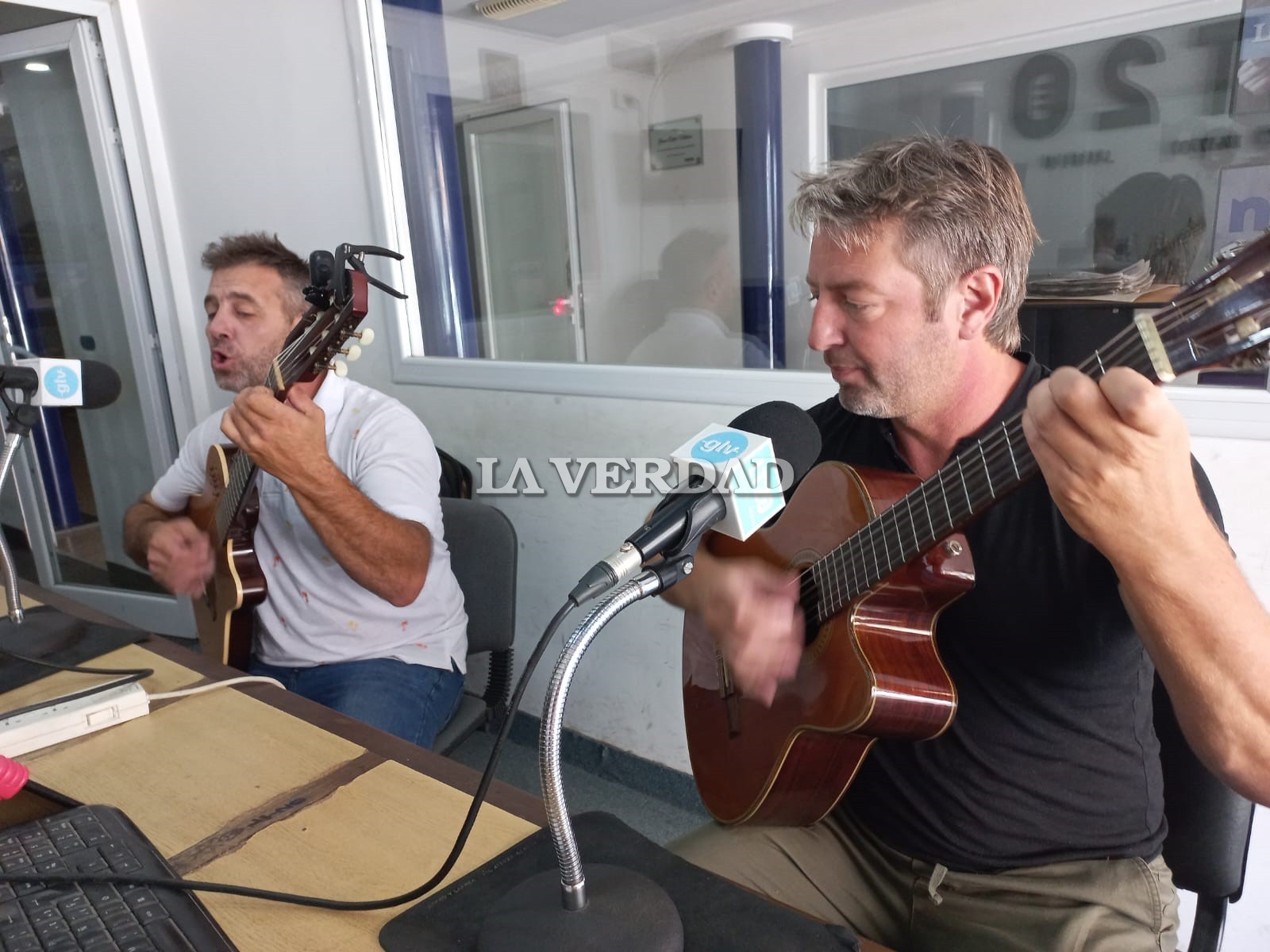 Los Gringos siguen girando