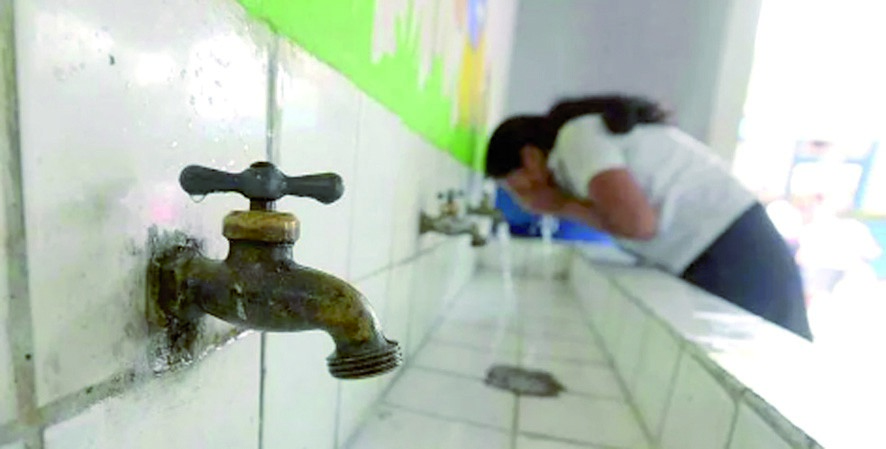 “Ha habido desvanecimientos de alumnos y golpes de calor”, aclaró el doctor Talani