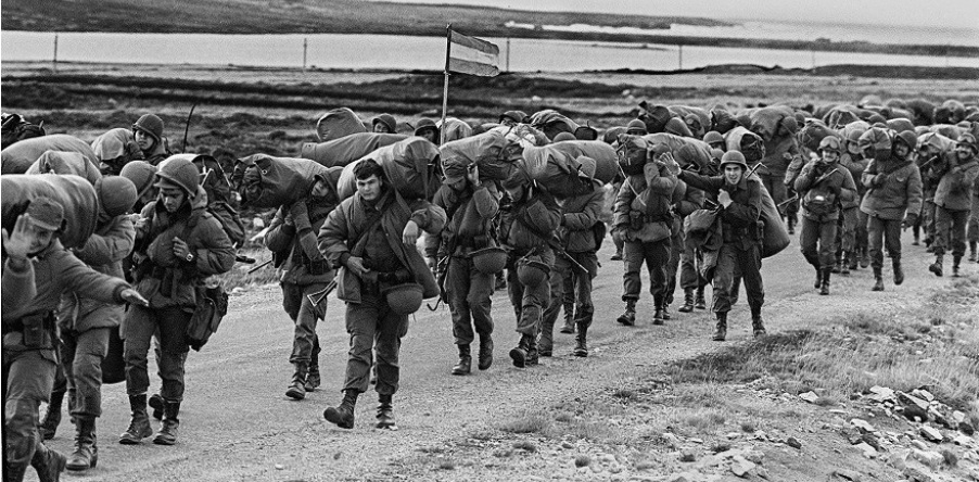 Malvinas hoy: crónica de viaje, testimonios e investigación