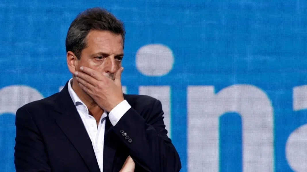 El dólar blue rozó los $ 500 y Massa rediscutirá el acuerdo con el FMI para intervenir en el mercado cambiario