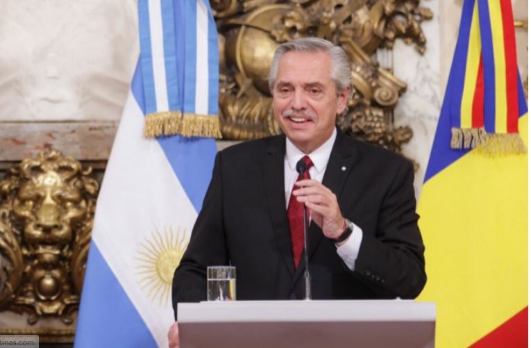 Alberto Fernández acusó a la «derecha argentina» de impulsar la corrida cambiaria