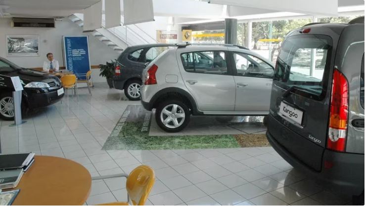 La suba del dólar pone ventas en suspenso