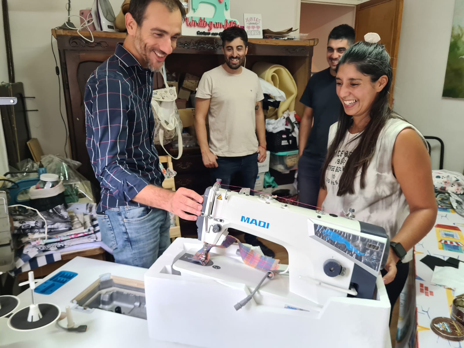 Petrecca, junto a emprendedoras locales