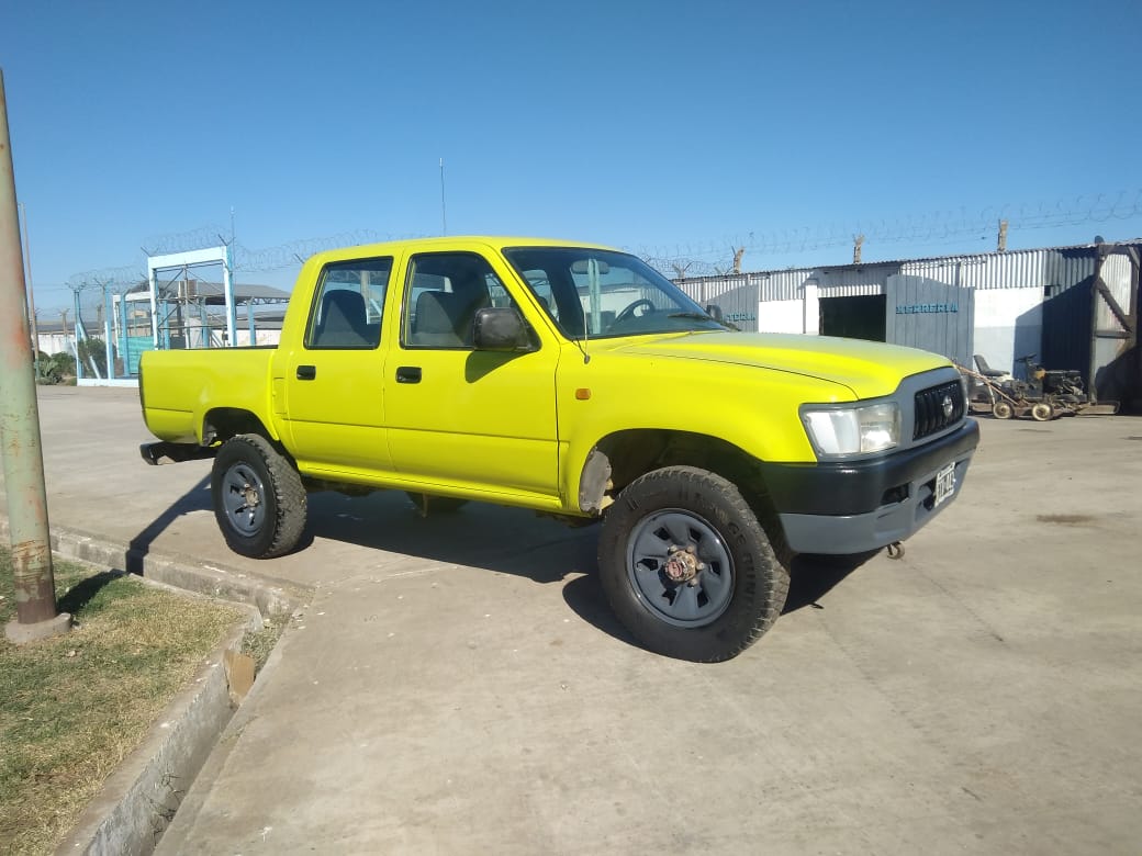 En la Unidad Penitenciaria de Junín restauraron una camioneta del Cuartel de Bomberos local