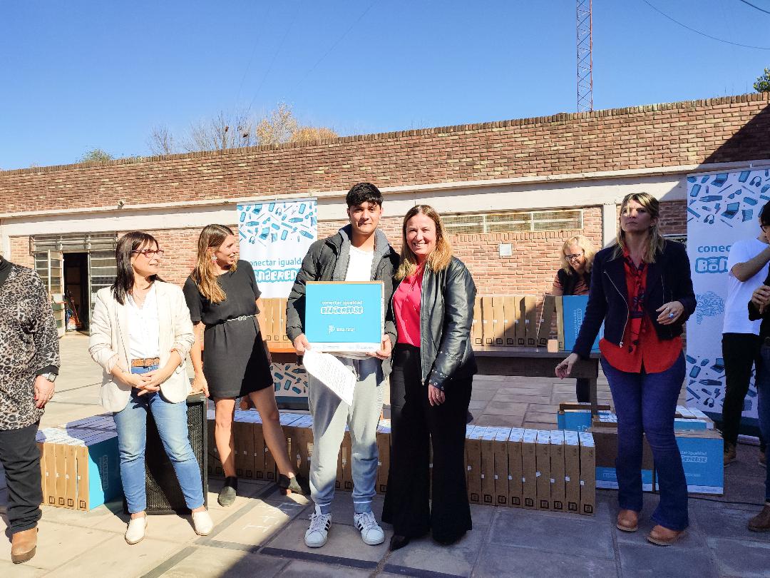 Conectar Igualdad: más de 160 alumnos juninenses recibieron computadoras