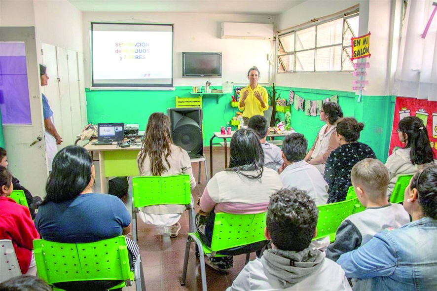 Concientización sobre reciclaje a los alumnos de la Escuela 501