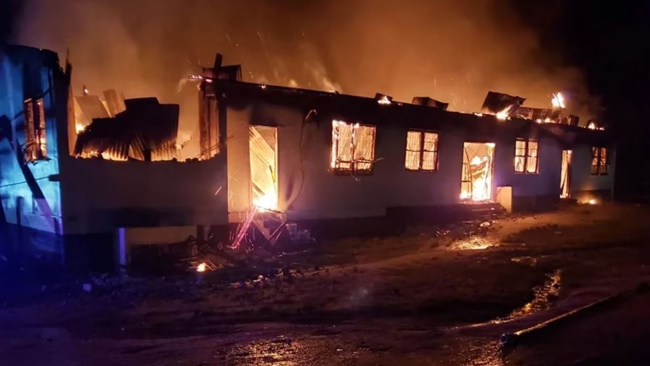 Horror en Guyana: murieron 19 estudiantes en un incendio intencional