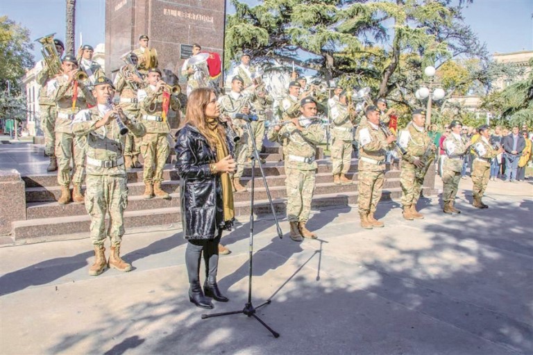 Emotiva actividad para conmemorar el Día del Himno Nacional Argentino