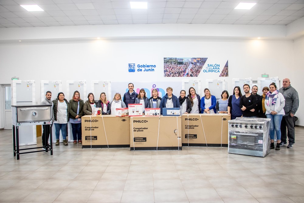 Nueva entrega de electrodomésticos para escuelas