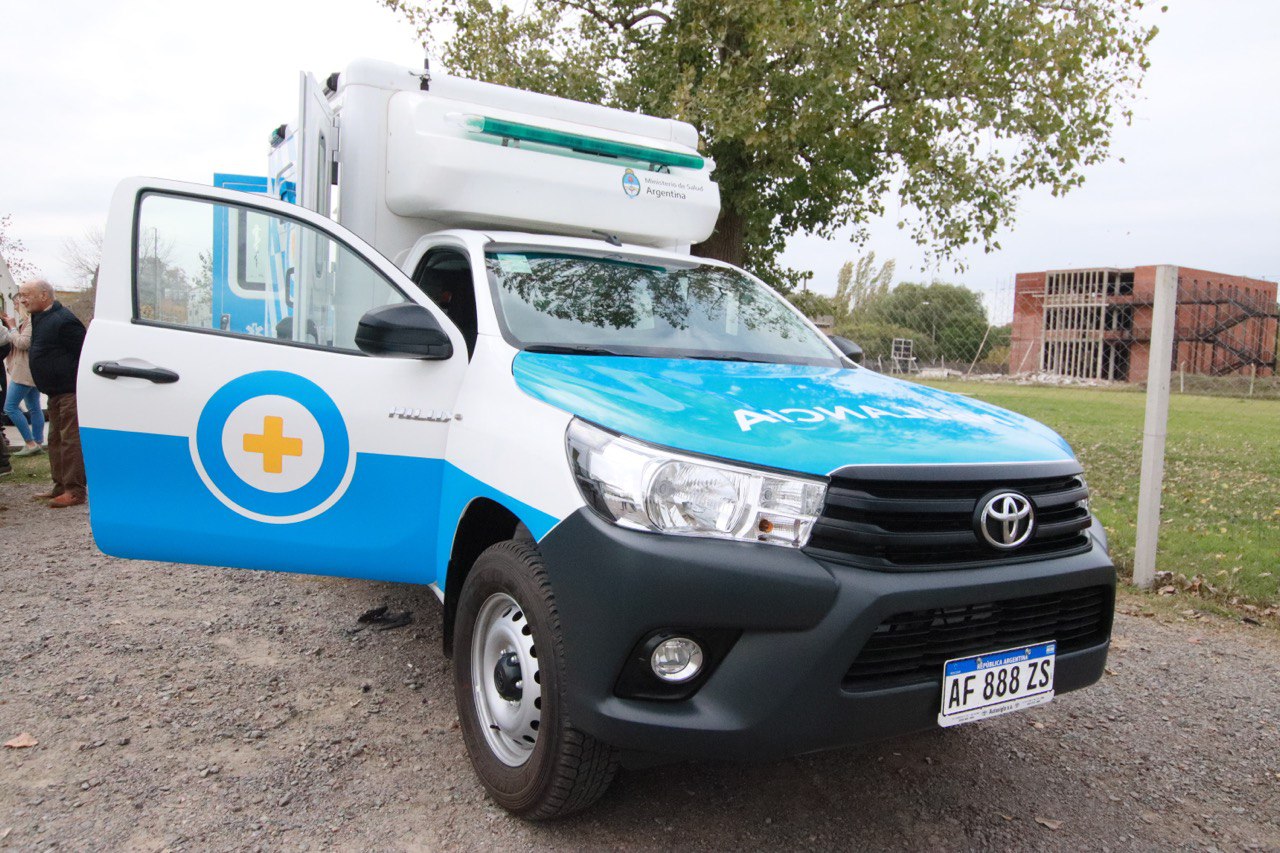 Kreplak entregó dos nuevas ambulancias  en General Las Heras y Marcos Paz