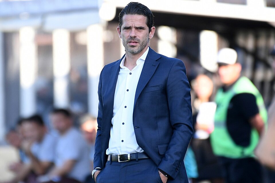 Racing se presenta en Ecuador