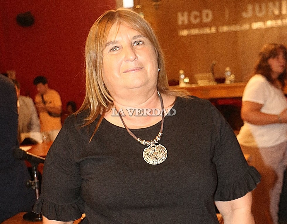 “La inspectora de privada, que es concejal, no autoriza los talleres en las escuelas estatales”