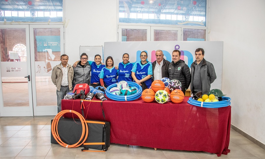 Nueva entrega de materiales deportivos a instituciones juninenses