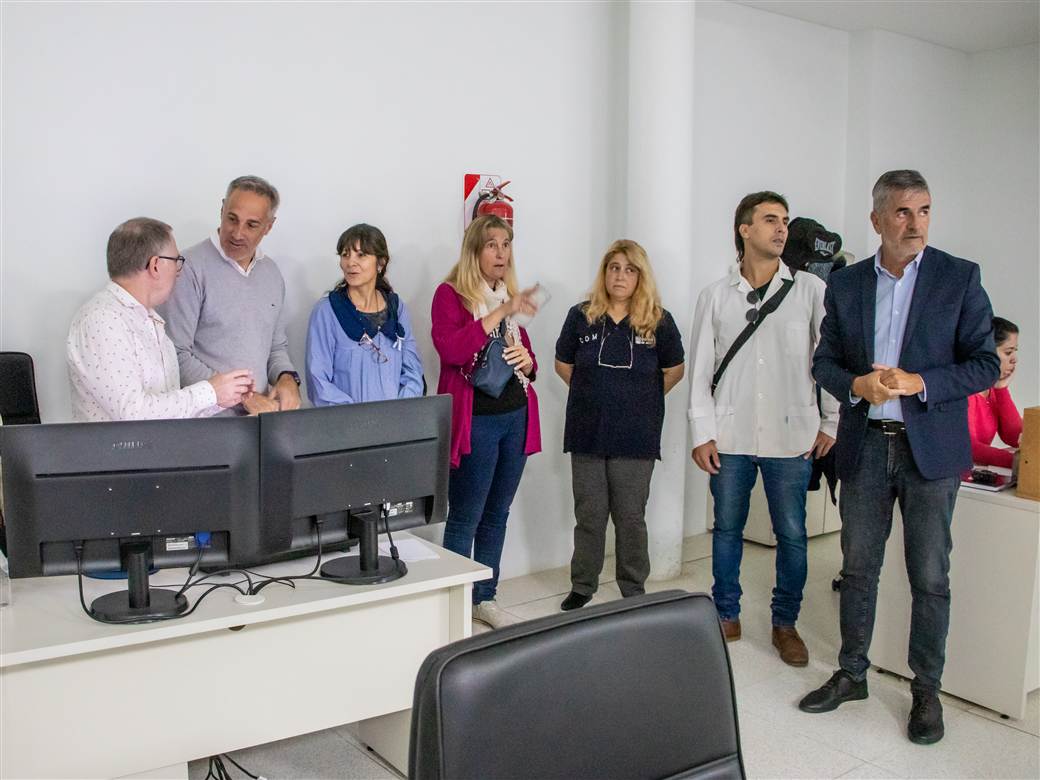 Directivos de instituciones educativas y el Consejo Escolar recorrieron el COM