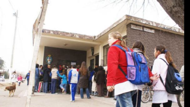 Piden explicaciones por la quinta hora de clases en escuelas primarias