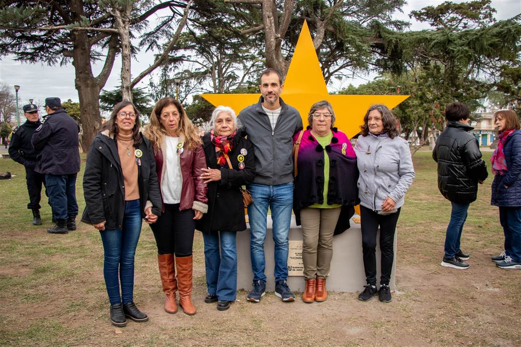 Petrecca homenajeó a “Estrellas Amarillas”