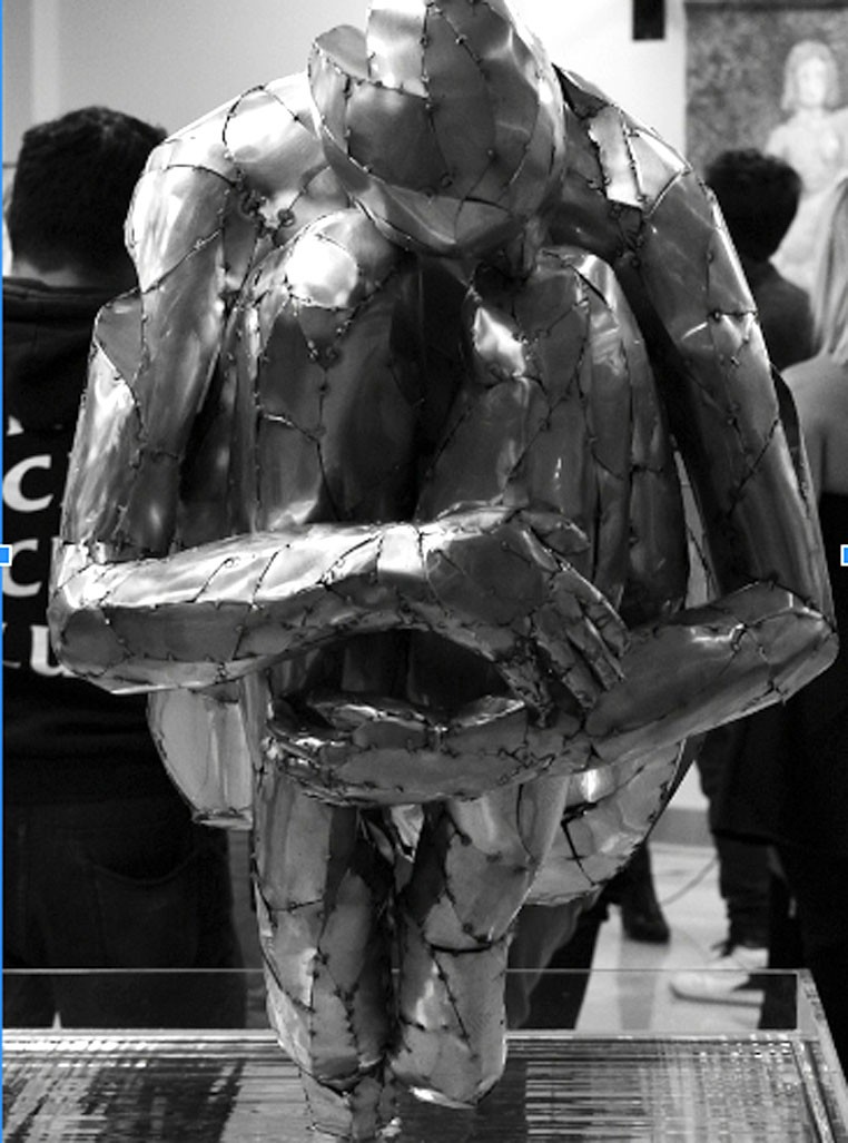 La muestra de arte de la escultora en metal Satori Sol Morales