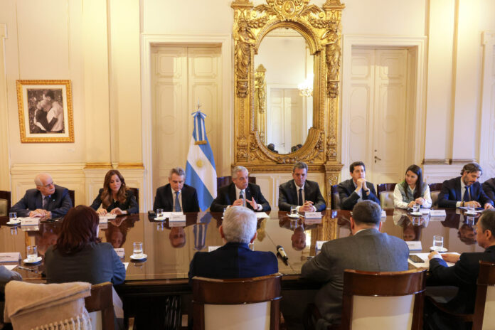 Reunión de Gabinete, arenga por Massa y posible “alivio” en el pago de Ganancias