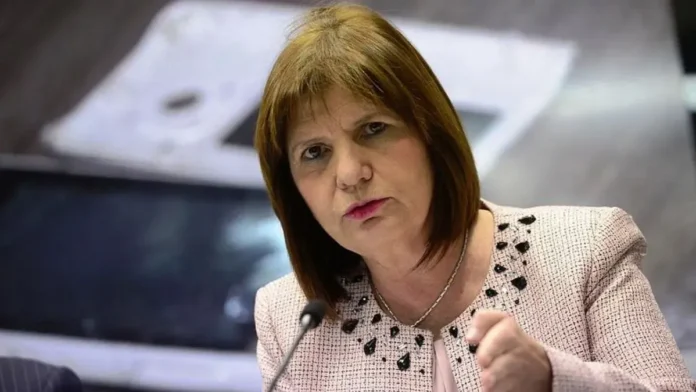 Para Bullrich, “la mitad” de los universitarios son extranjeros, pero la cifra oficial dice 4%