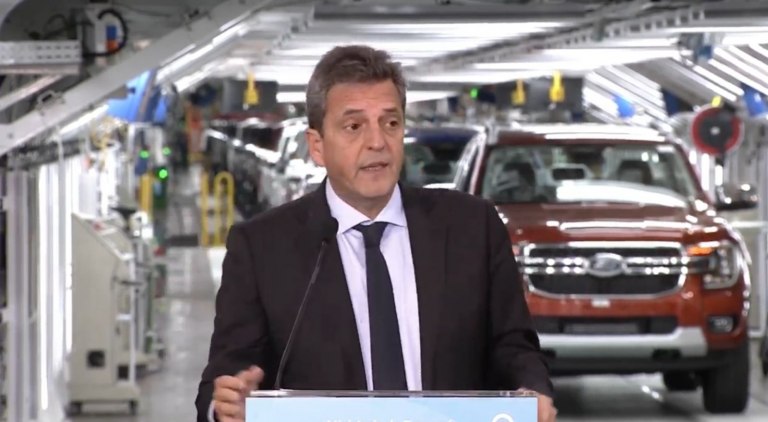 «Exportar trabajo es lo que permitirá no tener que andar como mendigos en el mundo»