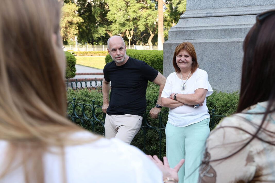 Intendentes bonaerenses dividen su apoyo entre Bullrich y Larreta