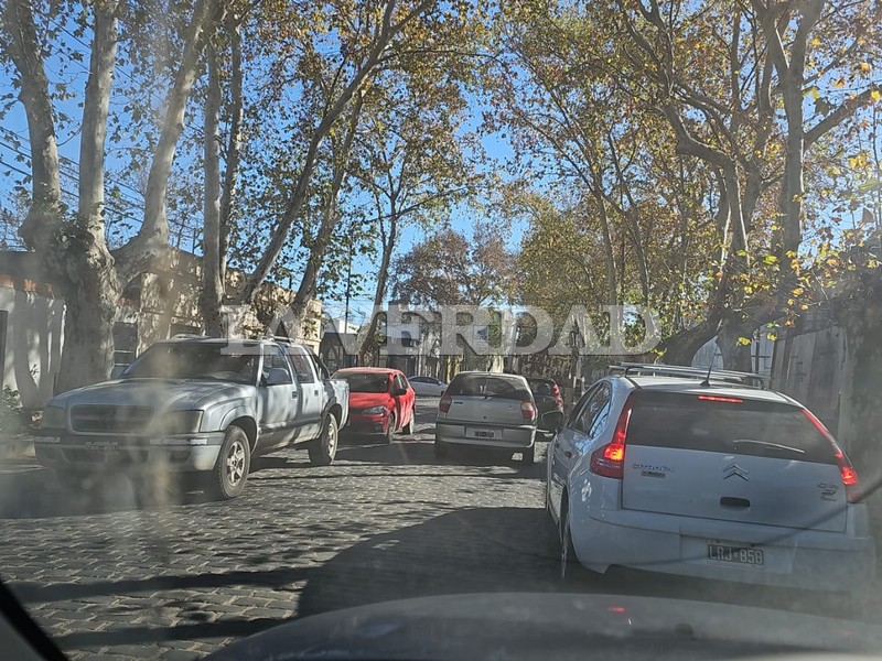 Congestión de tránsito en la zona adyacente a la obra del viaducto