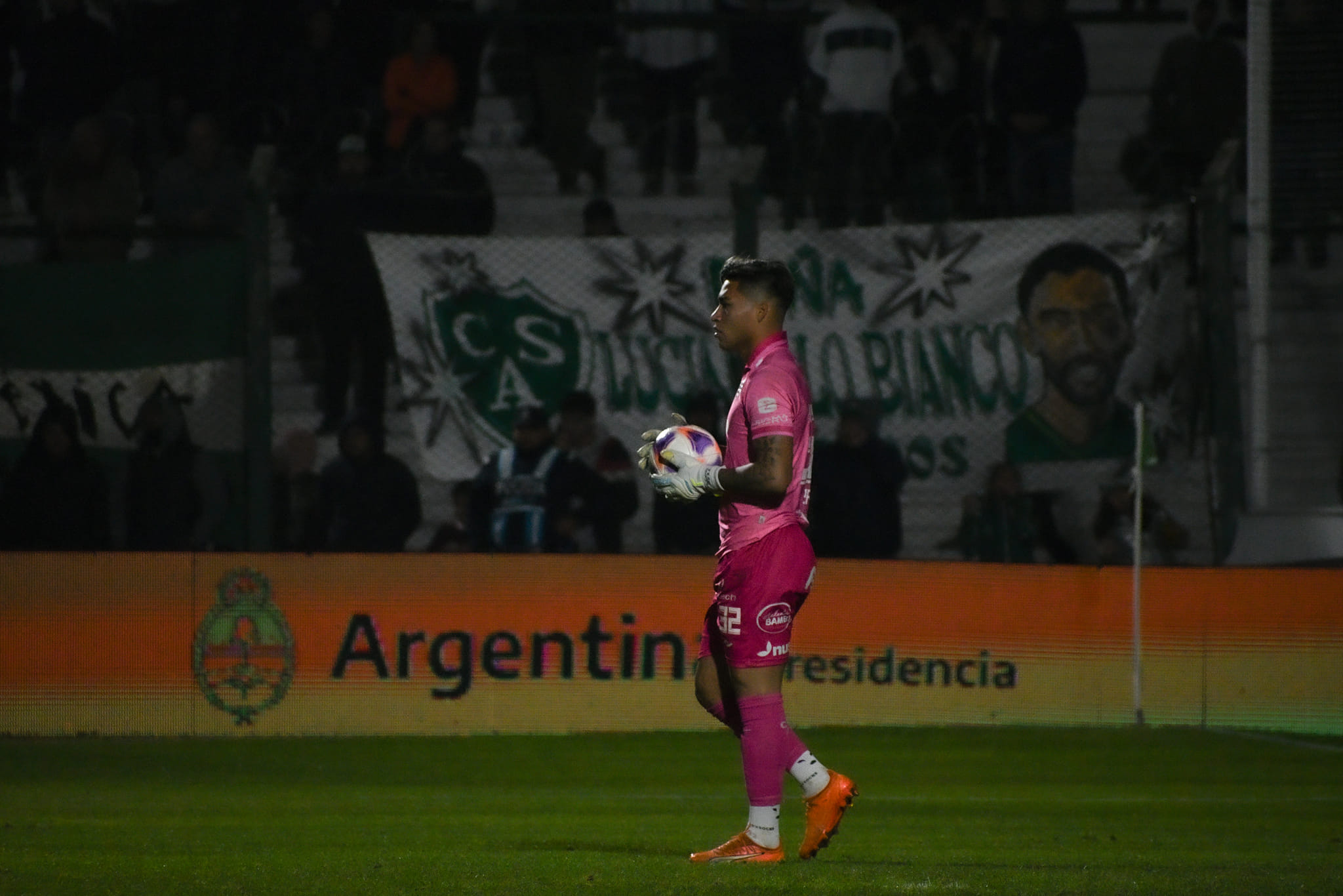 Sarmiento buscará sellar el acuerdo con Huracán por Meza