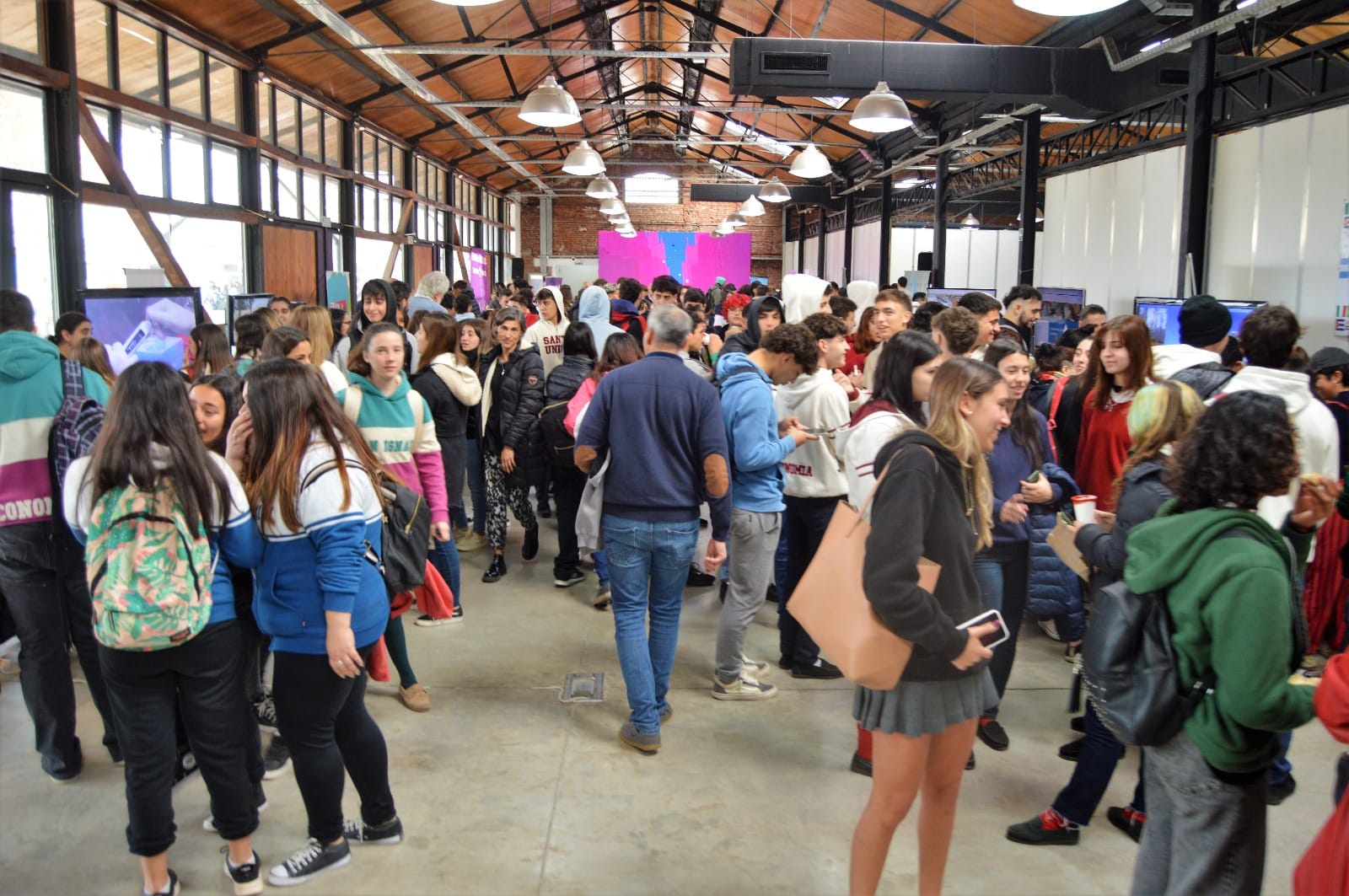 La TecUNNOBA recibió a más de 700 estudiantes secundarios